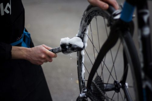 Muc-Off kétfejű kefe